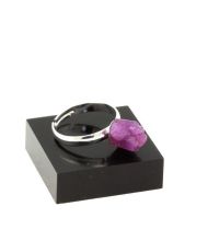 Anello con rubino grezzo placcato in argento da 12,66 carati