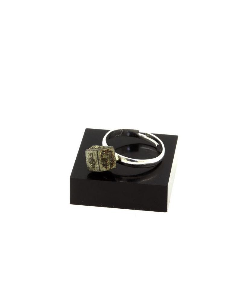 Raw Pyrite ring silver plated 14.20 carats Raw Pyrite ring silver plated 14.20 carats
