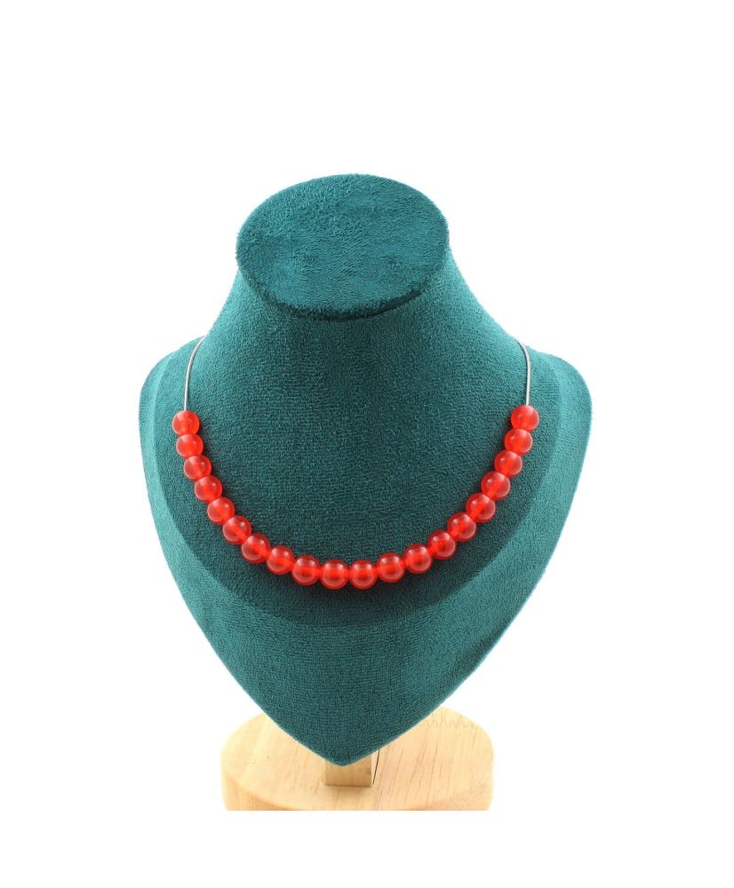 Collier 20 perles Calcédoine rouge 8 mm Chaine en inox Collier 20 perles Calcédoine rouge 8 mm Chaine en inox