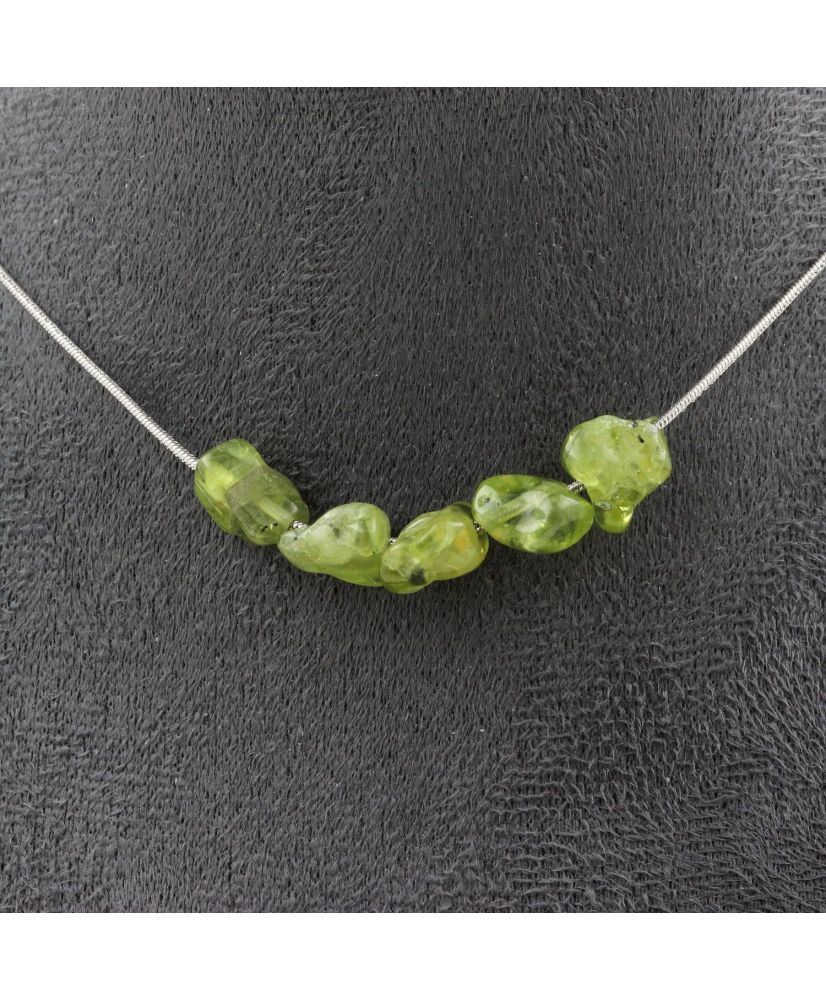 5 Peridot-Perlenkette aus Myanmar (Burma). Edelstahlkette 5 Peridot-Perlenkette aus Myanmar (Burma). Edelstahlkette