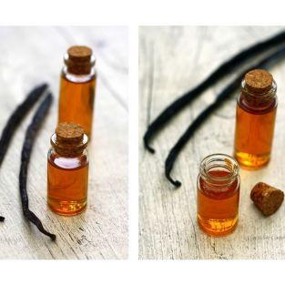  2 mini botellas con tapón de corcho 