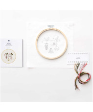 Kit broderie cloche, houx et boule