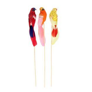 3 decorative parrots 13 x 3 x 2,5 cm mounted on wooden rods