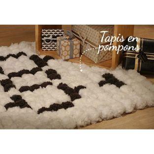 Pom pom maker