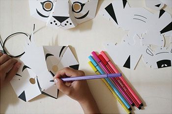 Giochi di imitazione e travestimenti